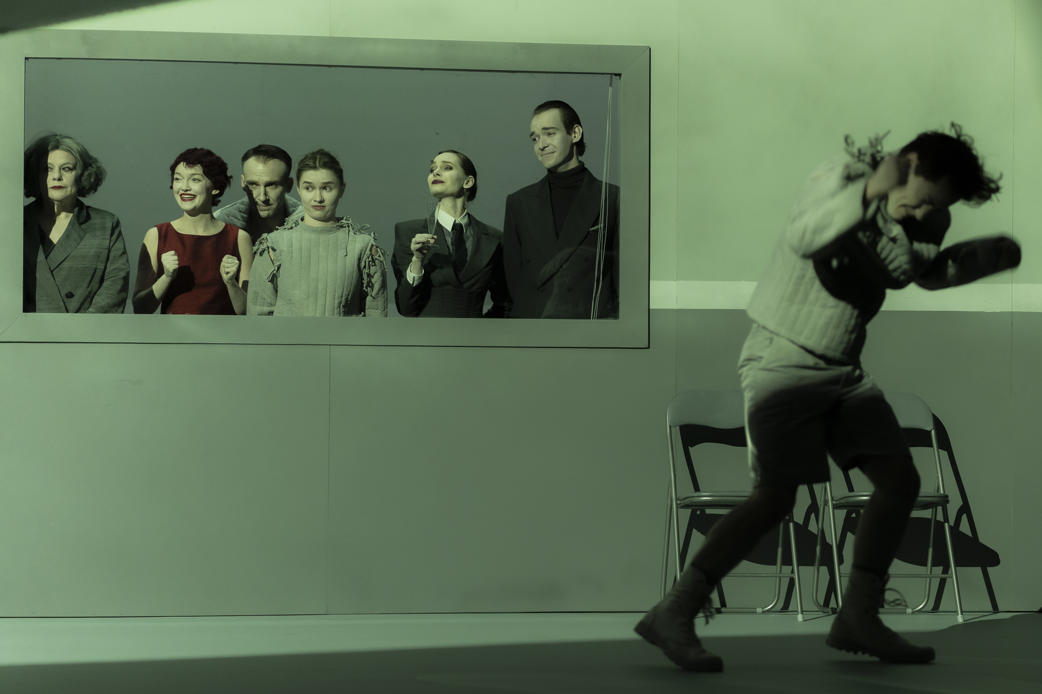 KTO JEST SZALONY JA CZY ŚWIAT? - bilety ze zniżką dla UŁ w Teatrze Nowym + O życiu w rytmie cyfrowych sugestii. Spotkanie z Anną Cieplak i Michałem Krzykawskim przed spektaklem